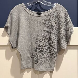 FANG Light Gray Leopard-Print Short Sleeve Knit Top w subtle rhinestones Size XS